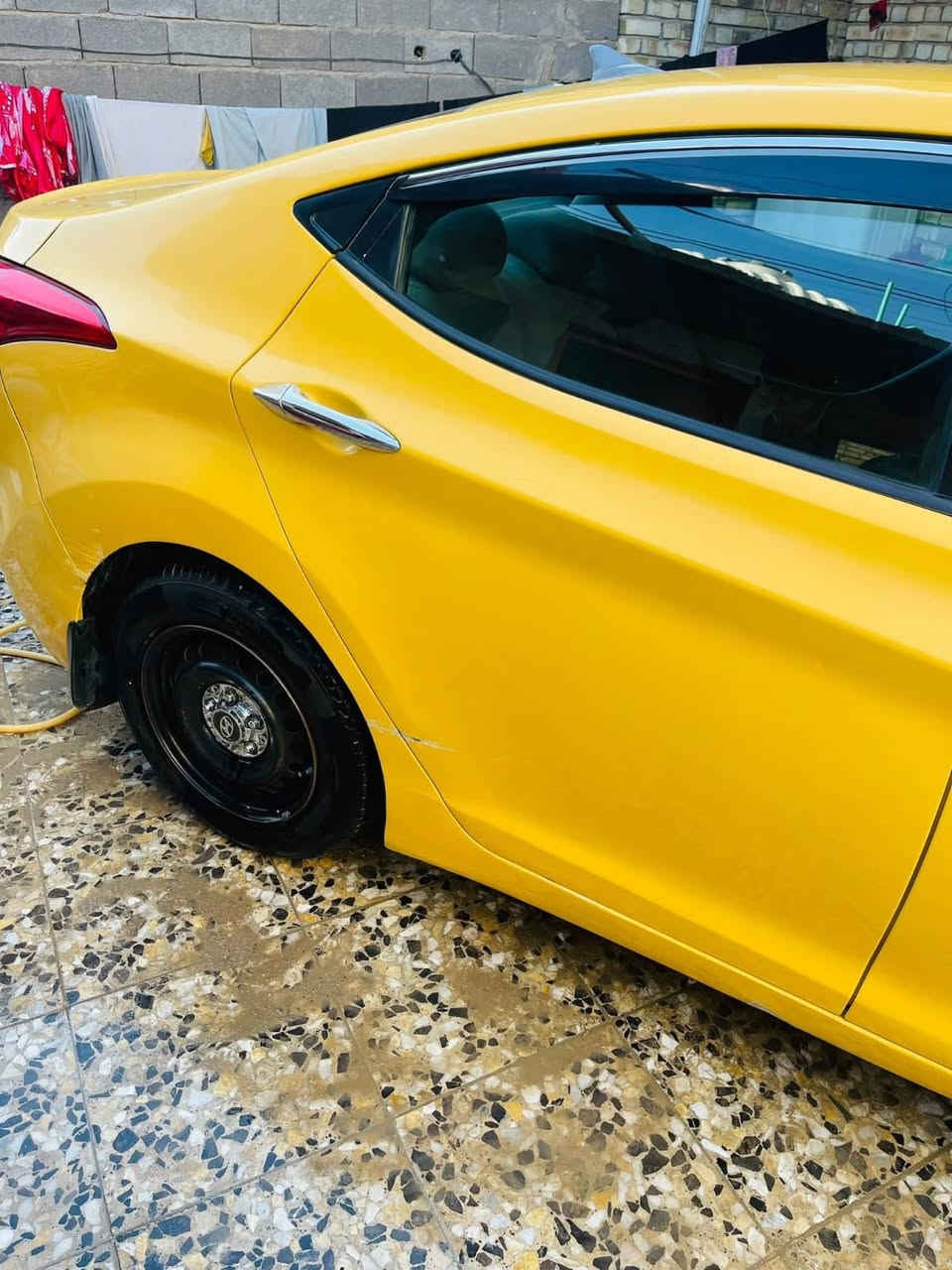 سلام عليكم
لانترا موديل 13

أمريكي حادث بس باب خلفي بدون دواخل  مكفوله ما عدا الباب كير مكينه صدر تخم تاير  سياره خير من الله 

سعره 105وبيه مجال بسيط كلش مكان بغداد الشعب 

***********
