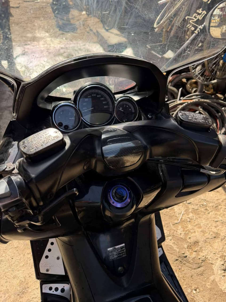 سلام عليكم تي ماكس للبيع مكفوله كفاله عامه موديل 2011 نضيفه الدراجه جاهزه من كلشي سعر 26 ورقه وبيه مجال حك لجيه تفاصيل اكثر خاص لستفسار خاص او تصال عرقم *********** واتساب
