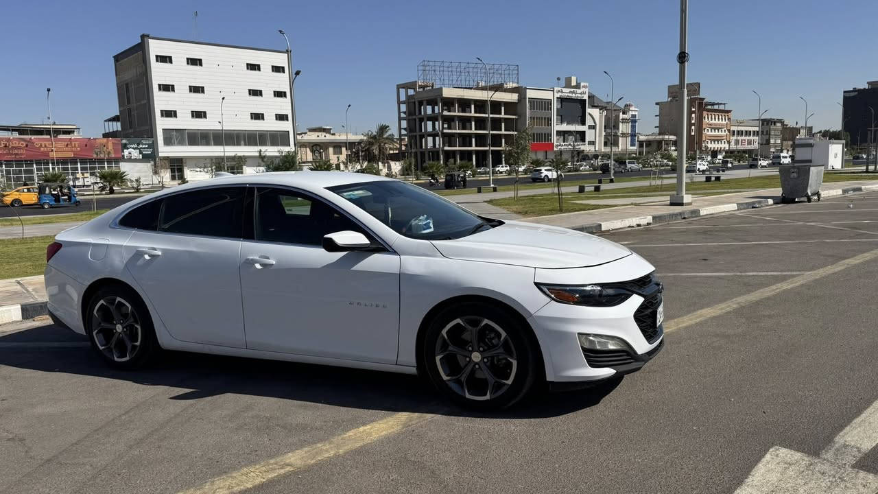 ماليبو ٢٤ رقم بصره حره بأسمي تحويل ثاني يوم
الصرر موضح بالصور 

السياره جاهزه وكامله من كلشي 

السعر ب132 وبيه مجال

او مراوس حسب القناعه 

للتواصل ***********
