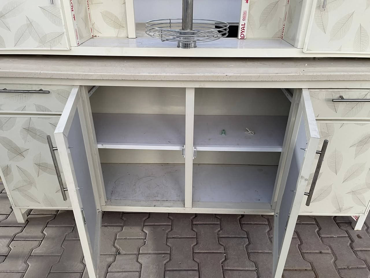 كاونتر مستعمل قياس مترين بدون سنك سطح مرمر نضيف كلش مبي اي عيب مكانه تكريت شارع الزهور للاستفسار ***********
