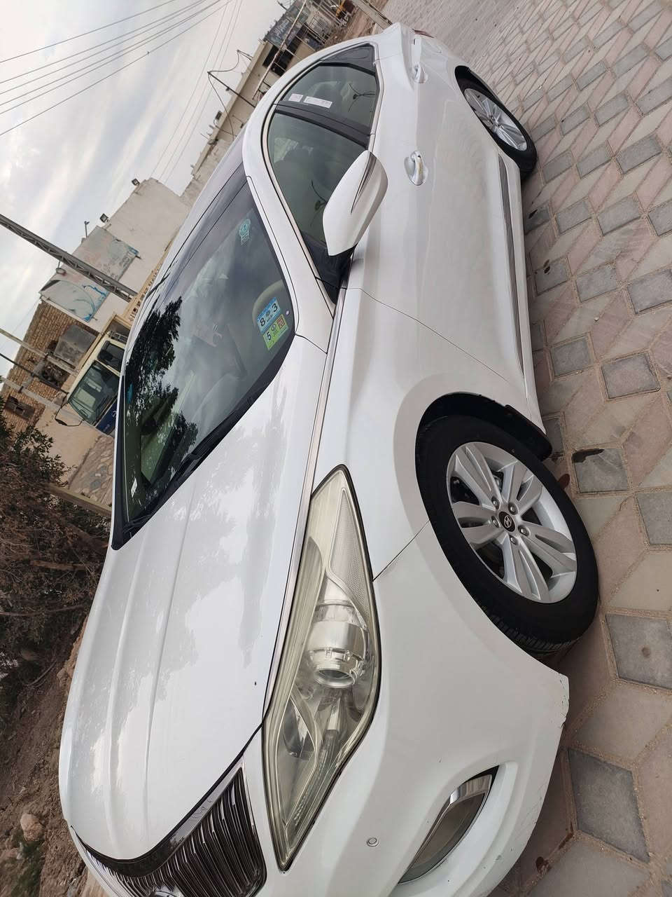 السلام عليكم
هونداي ازيرا موديل ٢٠١٥ فول مواصفات 
بصمه ابواب وتشغيل 
بانوراما طكتين 
كشنات جلد
تدفئه  كشنات
قطعتين تبريد 
تحكم كشنات منفصل بل ابواب 
برده خلفيه كهربائيه 
بردات جانبيه خلفيه 
مري شفط نظام ترحيب
مري قلاب..............
عنده تقرب اناره داخليه 
لدات خلفي 
حساس امامي خلفي 
لد مري جانبي 
حساس خلفي امامي 
يدات نيكل إشارات ترحيب جانبي 
دبل كزوو خلفي 
ويل كب 17 
حدادة جديدة وتخم تاير جديد 
محرك 3000 / 6V المرغوب 
السيارة رقم سماوة بأسمي سنوية لل٢٨ ومكان السيارة ديوانية 
وارد خليجي حادثها بالعراق جاملغ خلفي من جهة السائق مصلح ومصبوغ 
السعر 120 ورقة وبيها مجال
أو مراوس ب اوبتما 
للاتصال والاستفسار او مراسلتنا على واتساب 
‏‪***********‬‏
غير متواجد على الفيسبوك
