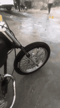 السلام عليكم للبيع دراجة موديل 19 كلك كلك الدراجة كفالة من السرقة من كل النواحي حتى مكاتبة اسويلك بيها السعر 200 وبيها مجال المكان الحلة محاويل علي بن الحسين الرقم *********** وبي واتساب
