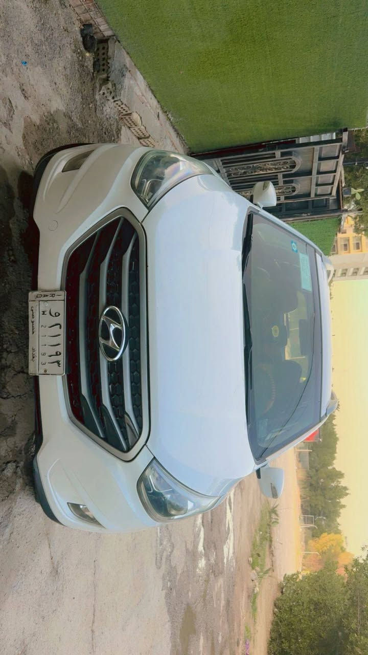 سلام عليكم توسان مديل 2015 خليجيه بيه بس بارد مكينه 2000
***********
