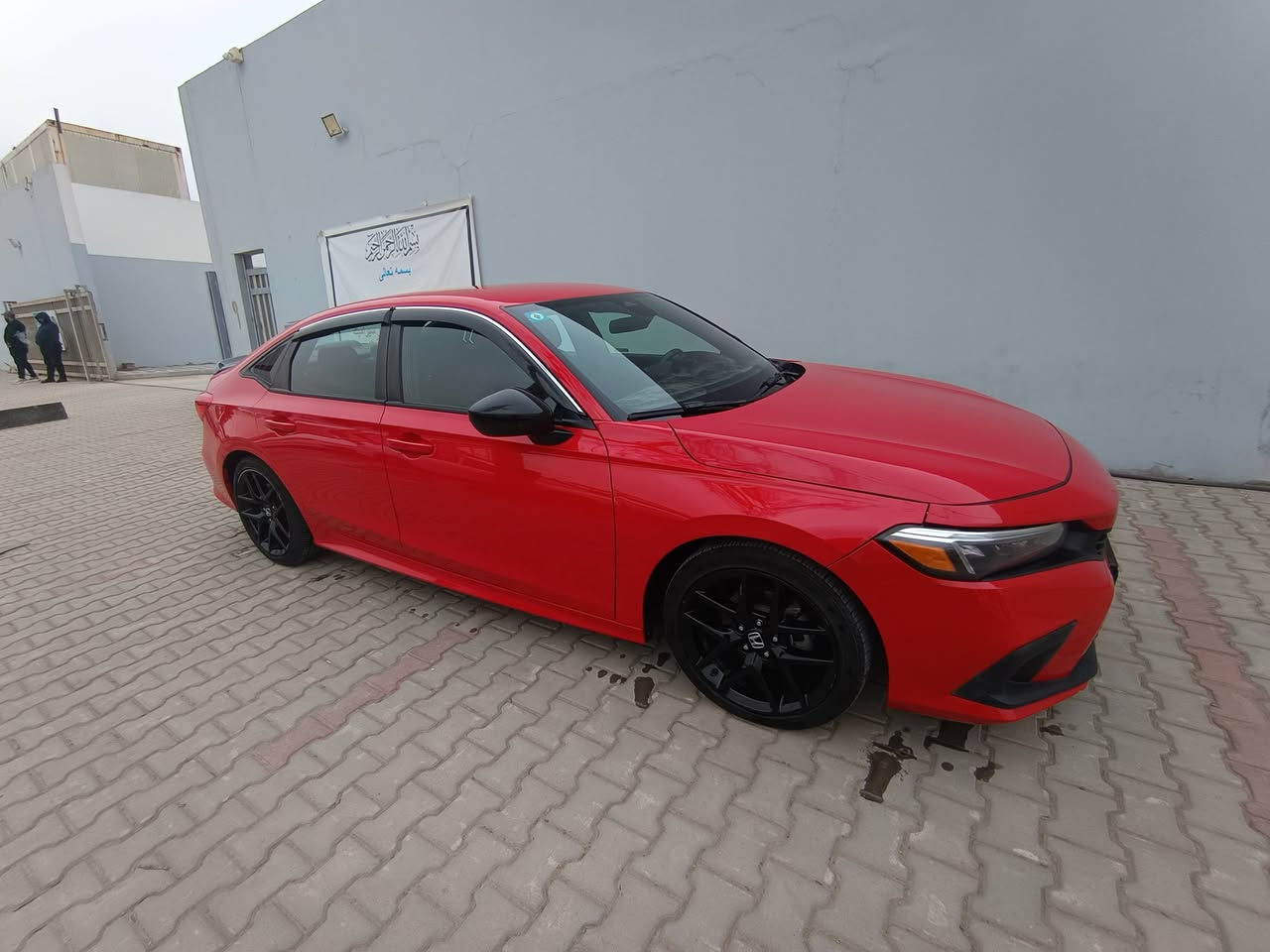 السلام عليكم 
للبيع
هوندا سيفك2024 سبورت / لون احمر مميز  / وارد امريكي
 رقم بغداد 
الحادث مرفق بالصور

محرك 2000 ٤سلندر 
ماشية 28 الف وقابل للزياده  
بصمة 
تحكم ستيرن وحساسات ورادار  امامي وكاميرا خلفية
محدد وتصحيح مسار 
اوامر صوتية
شفتات ستيرن
٣ انظمة قيادة 
كهربائيات وتبريد وتدفئة كلها شغالة 
ايرباك الستيرن فقط 
السعر 150 ورقة 

عنوانها بغداد مدينه بسماية  
للاستفسار***********
