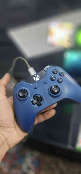 السلام عليكم حبايب♦️
اكس بوكس ون فات للبيع ذاكره ٥١٢♦️
كامل ملحقات محوله +جوستكات ثنين واحد شغال والثاني عاطل +كيبل كلكسي+كيبل اجدي ام اي+قرص جي تي اي الجهاز كامل ملحقات الشراي يراسلني خاص او يتصل *********** السعر ١٢٠ وبيه مجال توصيل مجاني لجميع محافظات العراق
