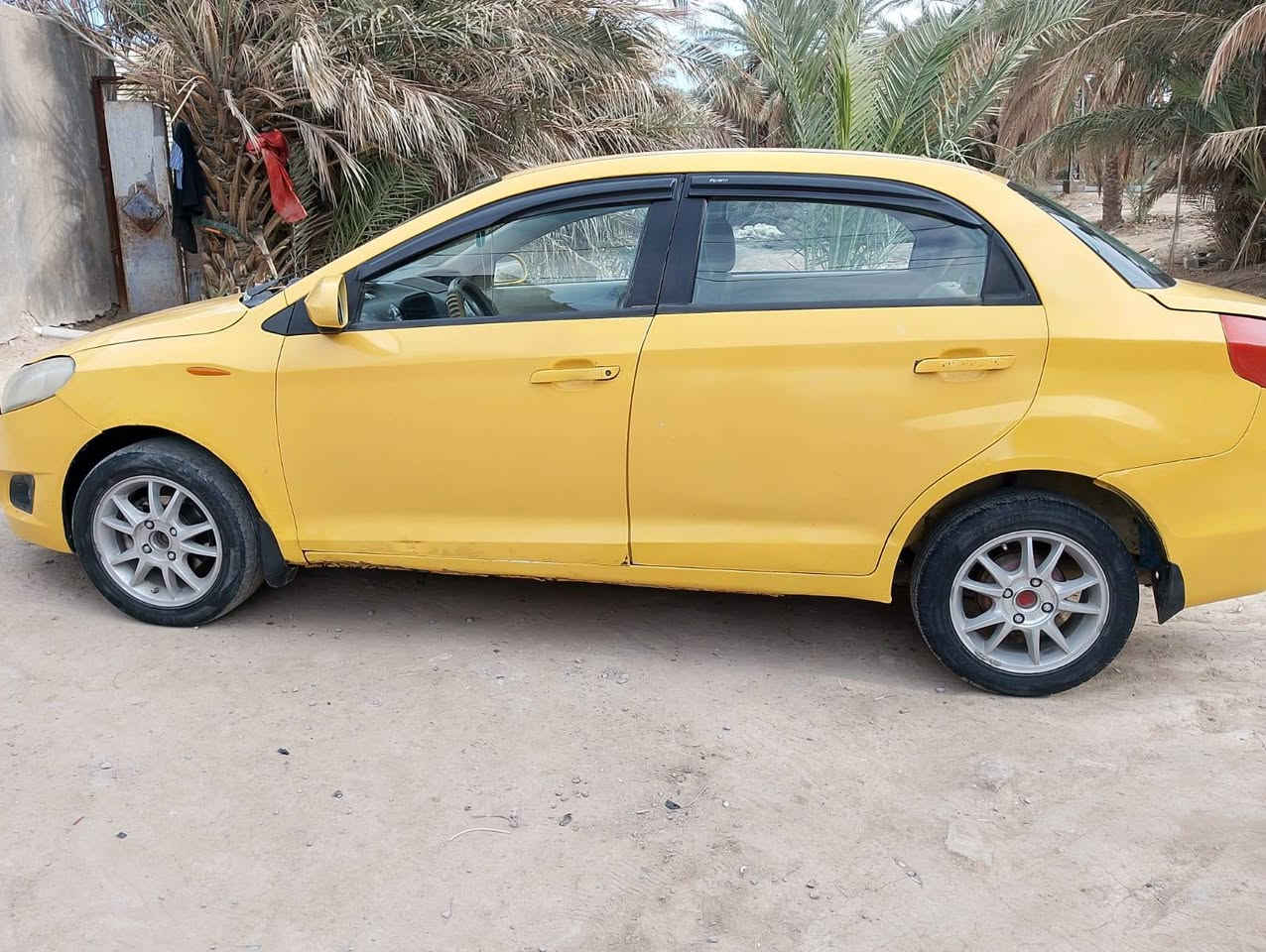 السلام عليكم 
شيري فلاوين موديل ١٣ سيارة جاهزة مكينة كير حدادة تايرات رقم انكليزي مصفرة هيئة وغرامات السيارة بسمي تحويل ثاني يوم عنواني سماوة 
سعرهة ٢٧ وبيهة مجال حك الجية 
*********** بي واتساب
