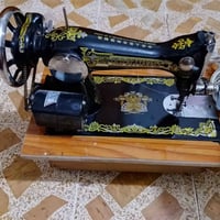 مكينة خياطة • نظيفه
