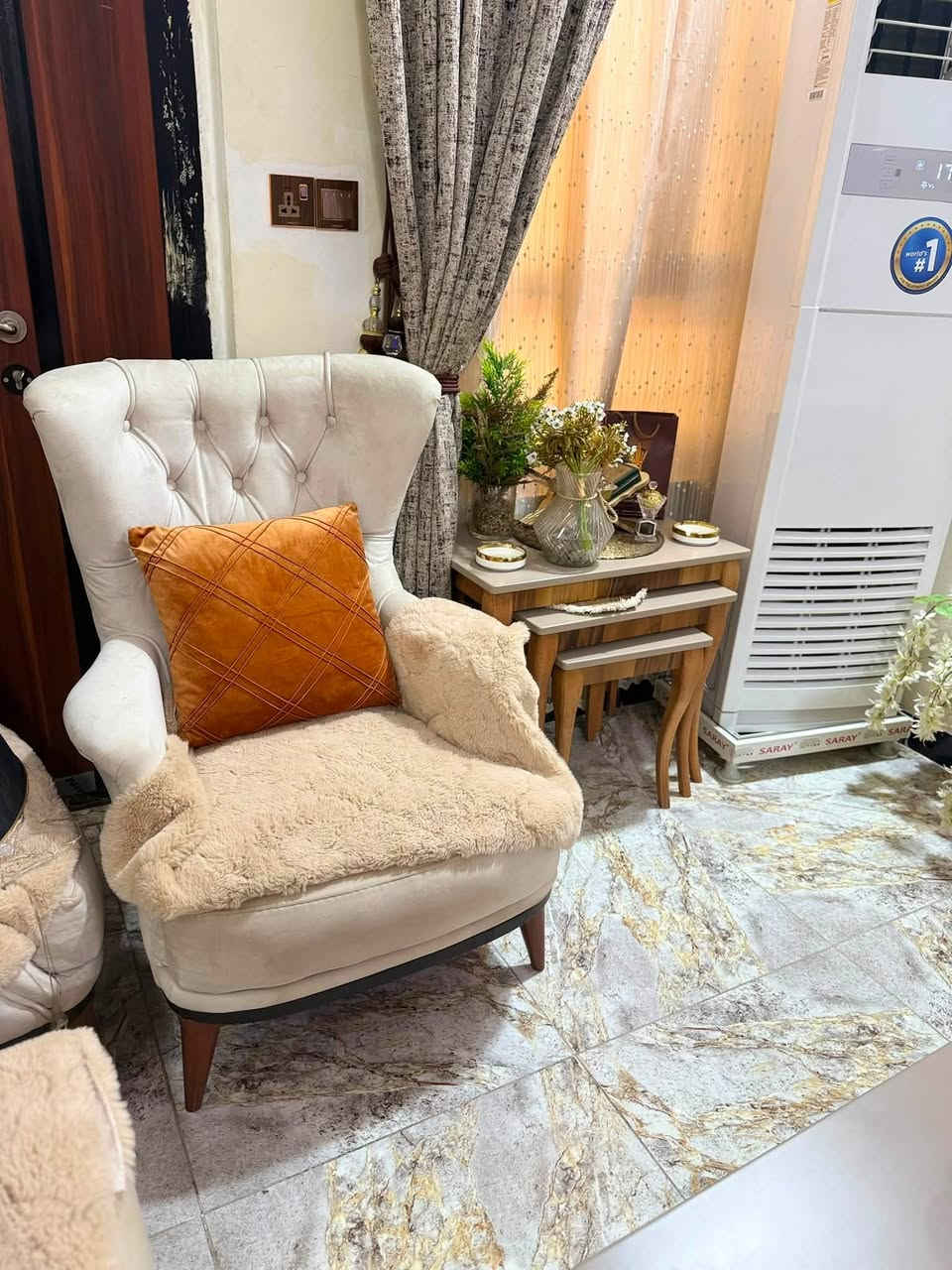 سلام عليكم تخم للبيع كورنر ( ديوان) أخذته من أربيل ٧ مقاعد ما عدا الكراسي الأثنين أخذته ١٢ ورقه نظافه ١٠٠/١٠٠  عرض البيع مكاني صغير وميكفي رايدته ٧٠٠ الف


**إذا كنت صاحب هذا الإعلان وتريد حذفه لأي سبب، رجاءا أرسل رسالة إلى الدعم الفني**