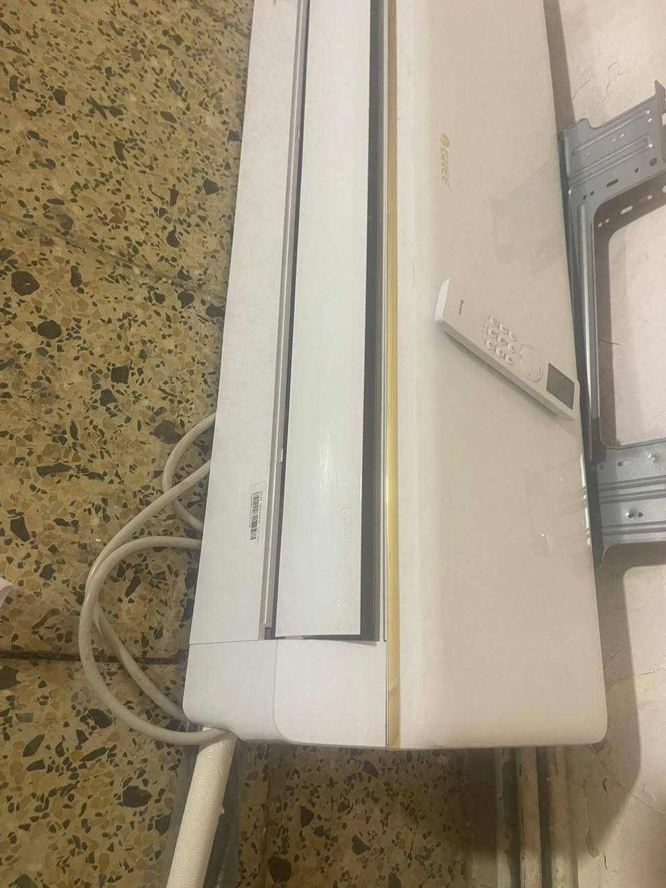 السلام عليكم
سبلت 2 طن كري جديد
4 ايام مشتغل سبب البيع اشتريت
انفينتر سبلت 
***********
العنوان حي القاهره
السعر 750 
الشركه تبيعه ب 940

