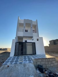 الديوم حي كهرباء • ١٠٠م • ٣ غرف نوم