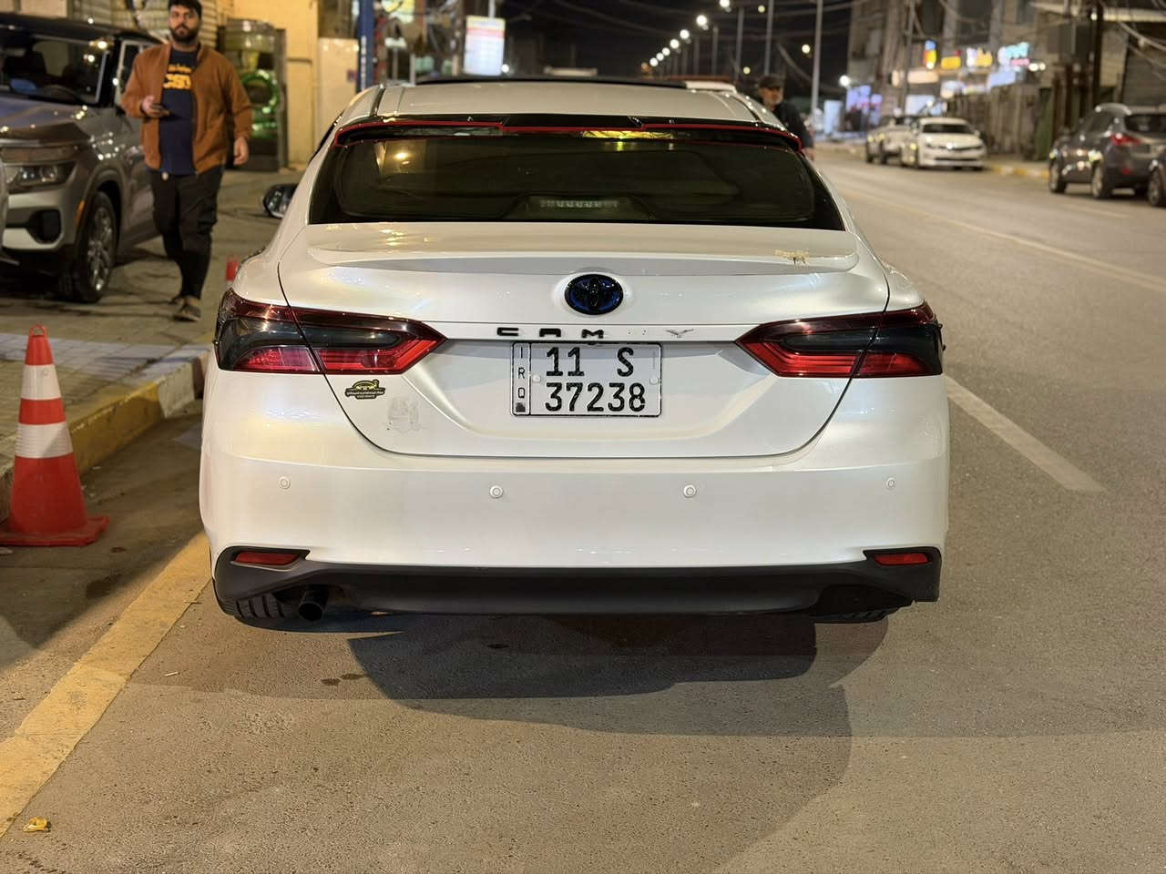 كامري موديل ٢٠٢٣ خليجي هايبرد
وكالة عبداللطيف جميل
ماشية ٢٥ الف كيلو
فول مواصفات 
حساسات امامي خلفي
سلايد روف 
كامره خلفية
تبريد قطعتين
برده خلفية كهرباء
نظام ترحيب  اناره داخلية
مري شفط
ويل trd 
بدي كت كامل 
كامره اماميه تسجيل 
بيها بارد مثل مموضح بالصوره
سونرها موجود
ومابيه اي نقص ثاني 
سعرها ٢٢الف وبيها مجال بسيط
وسونر موجود ايضا
بيها رصعات بسيطه عددهن ٤ 
بس ممبينه بالصور
***********
