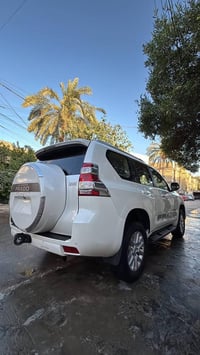 برادو 2016بيها صبغ دعاميات فقط سعرها ٢٩٠وبيها مجال  للاستفسار 07700042...