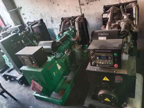 تم وصول وجبة جديدة من نوع كمز حجم المحرك 102
 حجم التوليد 150 كيفي 
6 بستم نظام أوتو إطفاء ذاتي 
متوفر 4 بستم 50 كيفي و 60 كيفي  
عدد ساعات التشغيل صفر 
شرط الحمل والضمان فول مواصفات. موديل حديث 

  العنوان . اربيل الصناعه الجنوبيه 

ابو علي  ‏‪0772 419 3406‬‏

متوفر توصيل لجميع محافظات العراق
