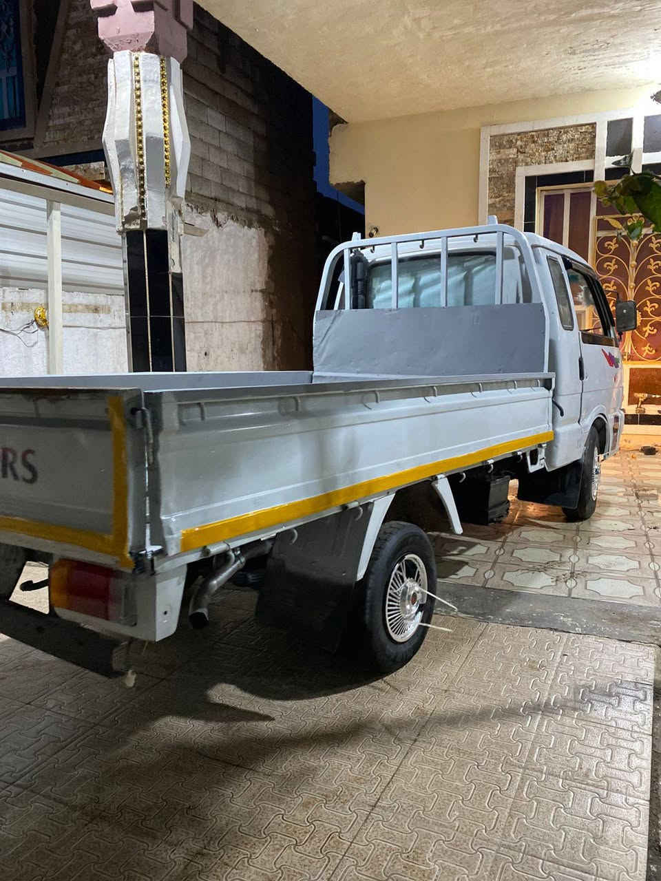 السلام عليكم
كيا بنكو رقم صلاح الدين الماني تحويل مباشر 
شاصي مكفول رقم شاصي واضح تخم تاير جديد 
طويله 7جنكال مكينه لا تبخير ولاتنقيص مدوشمه 
المكان الدجيل مقابل سيطرة العبايجي اطراف بغداد الاتصال على الرقم 
***********
