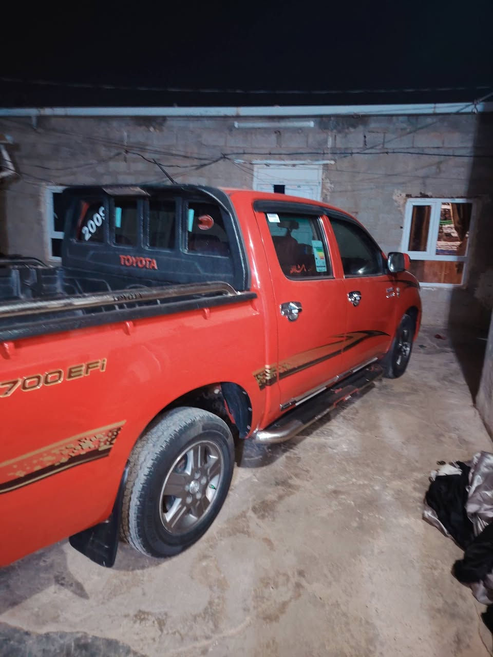 السلام عليكم سياره هايلوكس موديل 2009 كير اوتوماتيك  نضافه فول  مكفوله كفاله عامه  محرك كير اكسل بشرط  حجم الشاصي 12 رقم السليمانية  للاتصال  ***********
