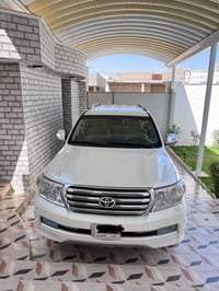 تويوتا لاندكروزر • لاندكروزر • سيارة تويوتا • جيب لاندكروزر • دفع رباع...