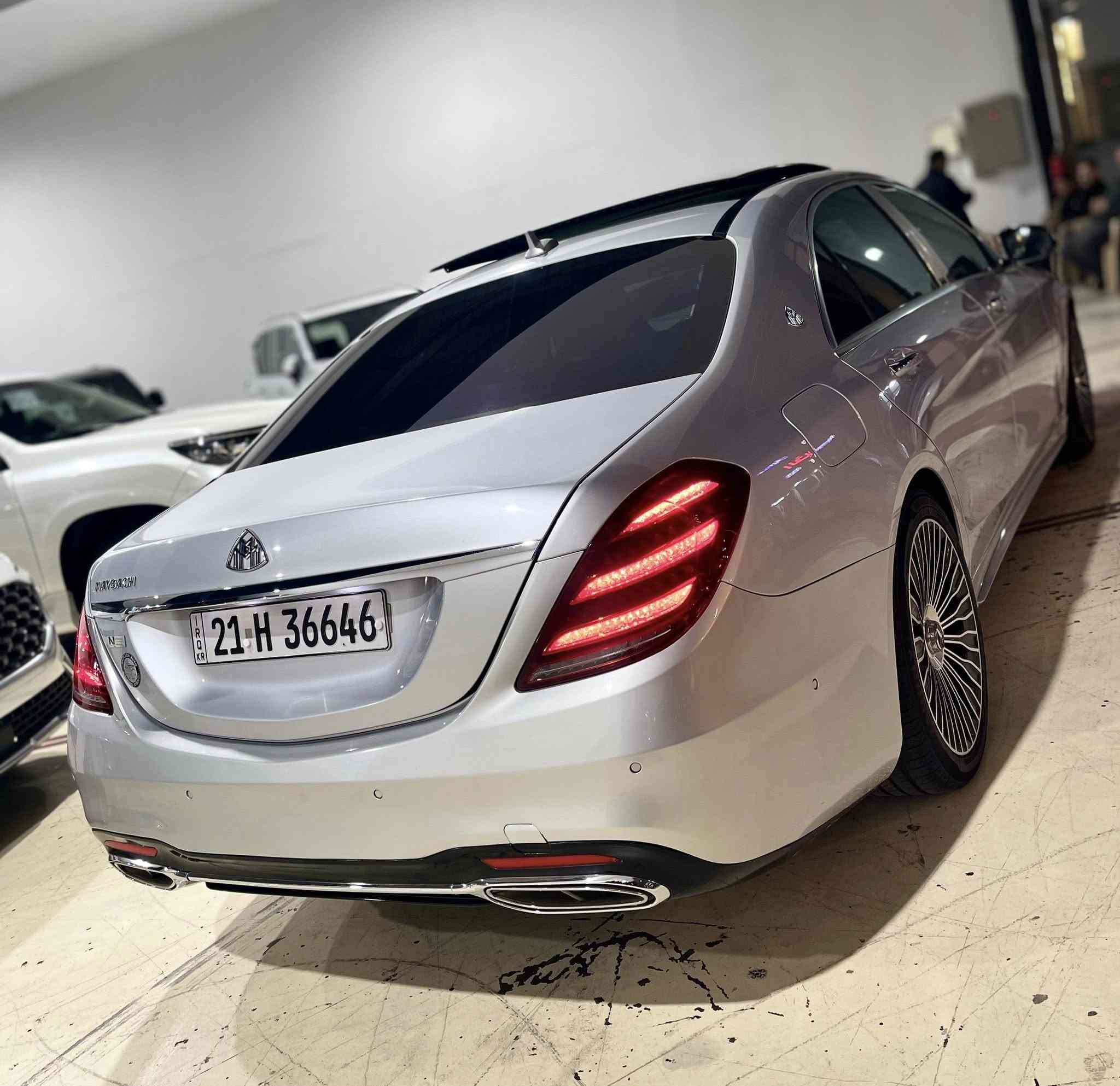 للبيع او مراوس
للبيع S500 2018
سقف بانورما 
لارج باب طويل 
ثلاث دكم 
داخل صاج 
ابواب شفط 
كشنات تبريد تدفئه ذاكره 
جكات 
لون مميز رصاصي ميتاليك ابو شذرة 

جديدة جدا 

مكانها بغداد معارض النهضة
***********
