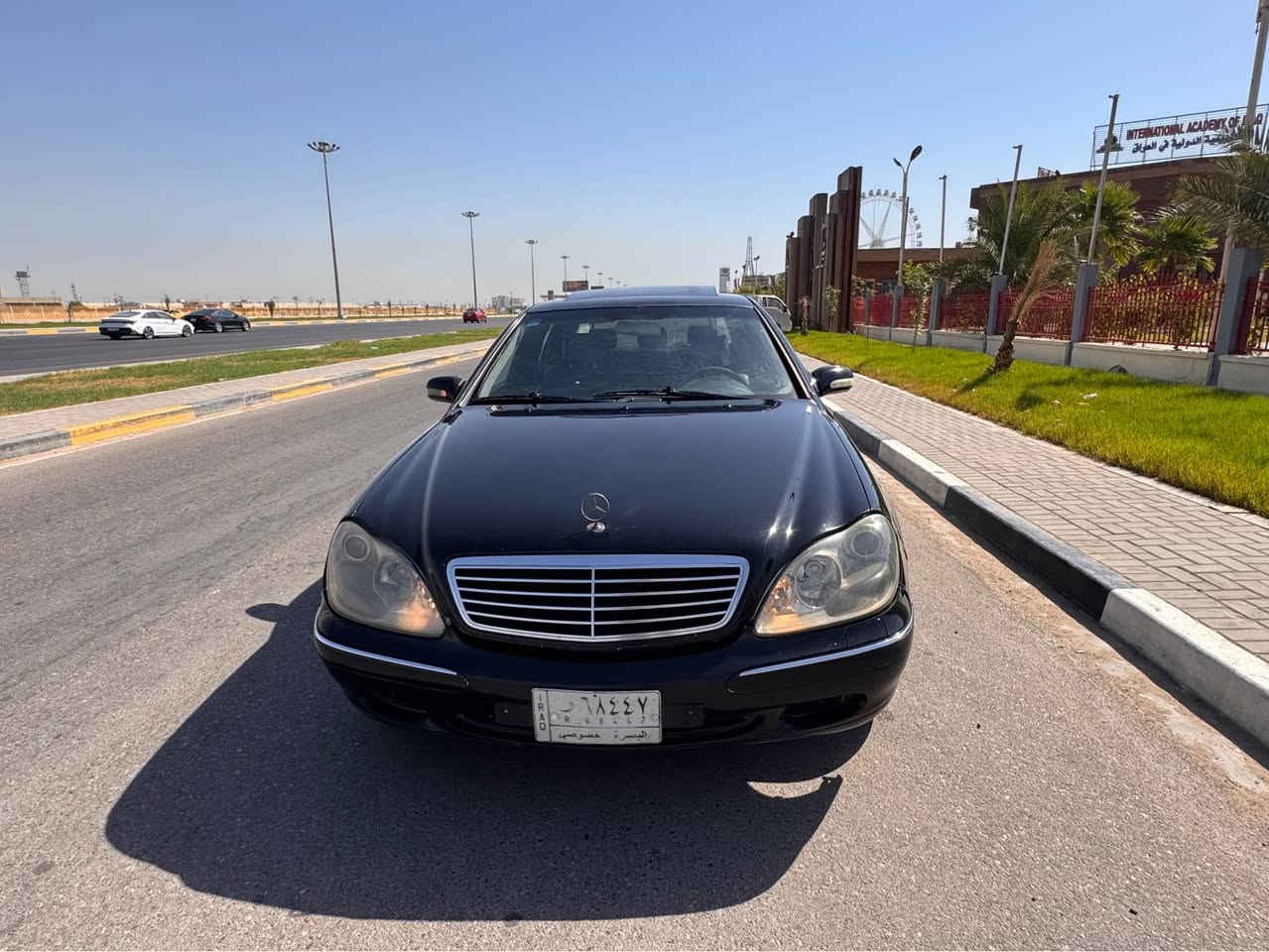مارسدس غواصه S500 فول مواصفات لارج
رقم بصرة سنوية 2027 تحويل مباشر مكان السيارة البصرة
موديل 99 لون اسود 
صبغ عام بدون حادث فقط صبغ 
محرك كير شرط الفحص كزوز رياضي بلاد 
جوبلس وابواب شفط 
تبريد شغال حدادة ٧٥ بالمية
سيارة جاهزة 
السعر ٩٠ 
مكاني بصرة ورقمي
*********** البصرة, العراق
