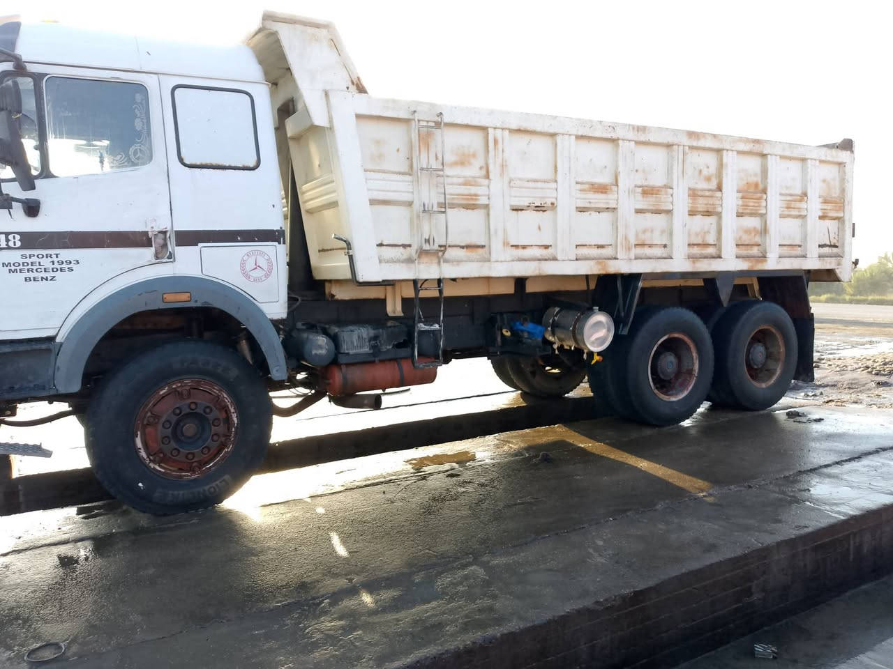 البي لكزز للبيع او مراوس براس تريلة مجموعة نص جياف محرك 35/8 كير 160 برميل
شاصي محرك مكفول  عنوان / بغداد 

سعر 280 ورقة رقم الهاتف ***********
