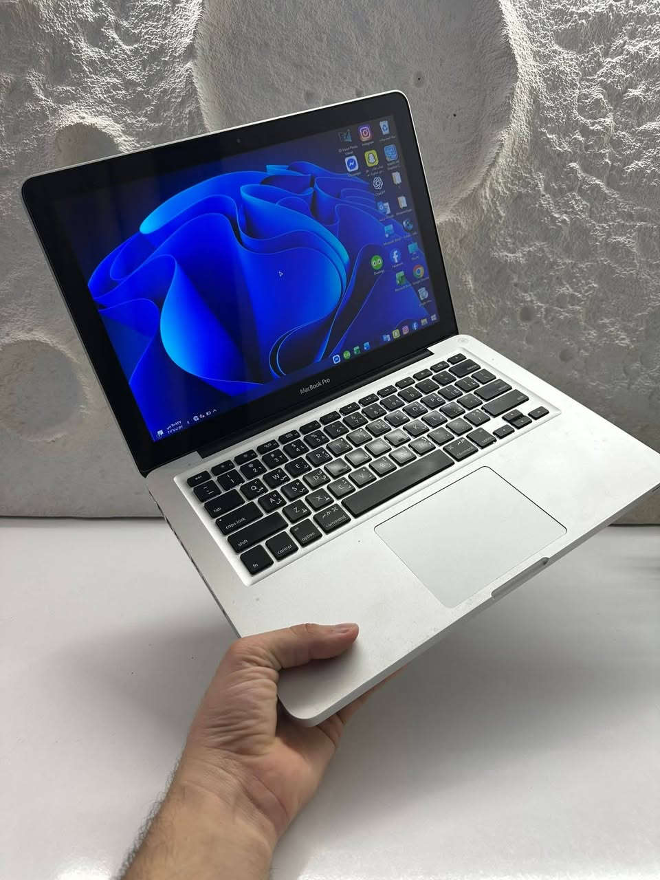 عرض شهر رمضان بسعر الجملة
💻 ماك بوك برو  حجم 13 إنش 💻ب175 الف 
لابتوب Apple MacBook Pro أصلي 100% 🔥

✨ المواصفات:
▪️ المعالج: Intel Core i5 – أداء ممتاز
▪️ الرام: 4 كيكا – سرعة وسلاسة في الاستخدام
▪️ الهارد: 500 كيكا بايت 
▪️ الشاشة: 13 إنش – حجم مثالي للتنقل
▪️ منفذ قرص DVD متوفر
▪️ قابل للتطوير – يمكنك ترقية الجهاز بسهولة
▪️ نسبة النظافة:  90٪
▪️ الجهاز شغال بالكامل مع ضمان شهر من تاريخ الاستلام

🎁 العرض يشمل:
✅ ماوس
✅ حقيبة 
✅ الشاحن الأصلي
✅ توصيل مجاني لأي مكان داخل العراق

💵 السعر فقط: 175 ألف دينار ‼️

🤍 أهلاً وسهلاً بكم في أي وقت – رضاكم ثقتنا


**إذا كنت صاحب هذا الإعلان وتريد حذفه لأي سبب، رجاءا أرسل رسالة إلى الدعم الفني**