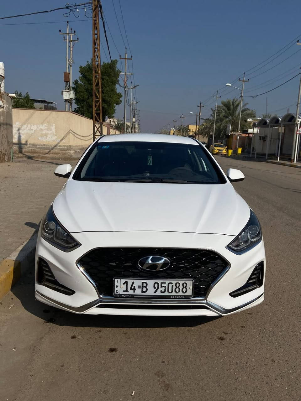 السلام عليكم
سوناتا وارد كوري 
كفالة عامه 
موديل 2023 
السياره غاز 
رقم بصرة 
السياره جاهزه من كلشي 
مكان السيارة البصرة - الفاو 
للاتصال ***********
