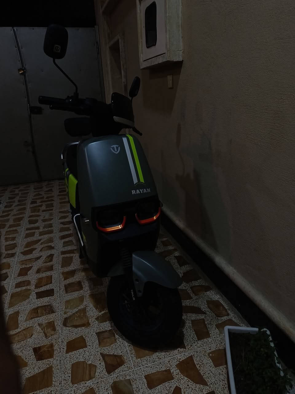 السلام عليكم دراجة الريان جديد صارلها 4 اشهر 
السعر 800 وبيها مجال بسيط 
للتواصل *********** واتساب
