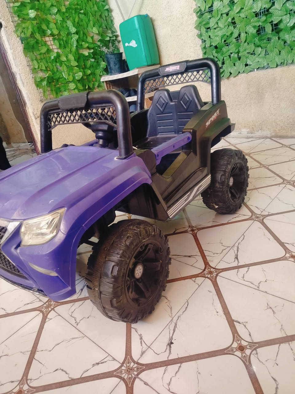 سياره للبيع شغاله ملايتات من هور ن نص ساعه وتهبط البطاريه نقصها بس بطاريه السعر 100  ***********
