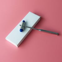 مطرقة طبية • أدوات طبية