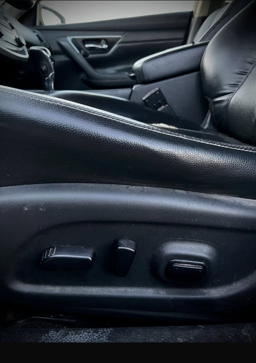 سلاوی خواتان لیبی
نیسان ئالتیمای ٢٠١٨ sL جەمەلاخی سایەق نیو دەرگای سایەق بەخە بی مەعجون ئیرباکی سوکان تەقیوە بیلاد دانراوە ١٥٥هەزار رۆشتوەە رەقەم تازەیە 
ناونێشان کەرکوک
***********
١٢٢گەلا$
