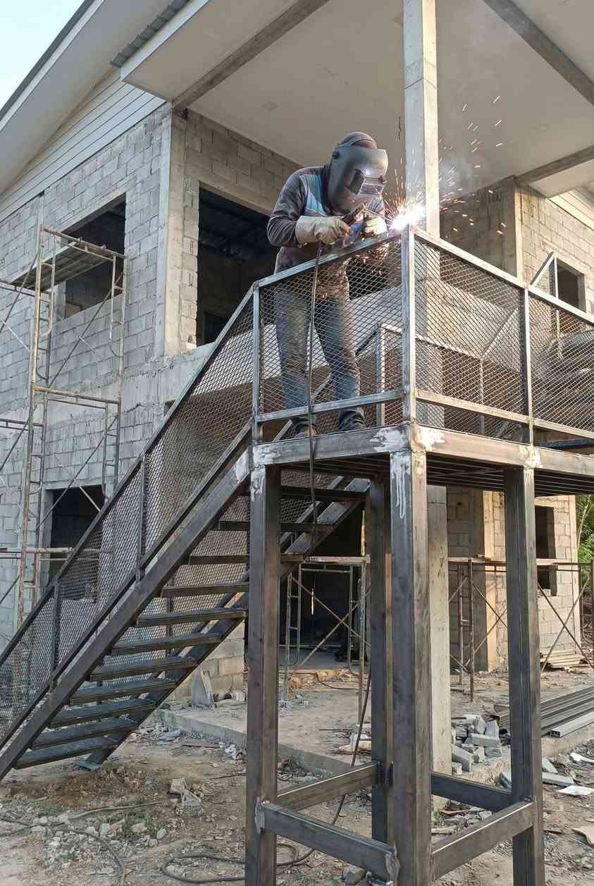 حداحده علي الشمري ابواب شبابيك محجرات سقايف كرفانات بغداد الدوره رقم الهاتف واتساب ***********
