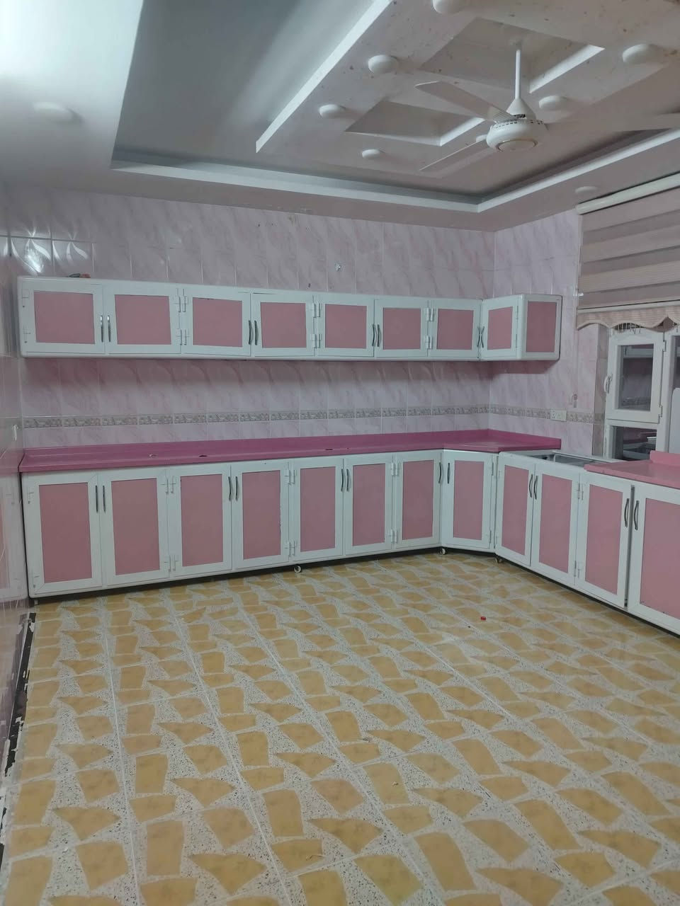 کاونتر  اصلی  کامل مرمر 
اربيل  قوریتان
***********
*********** أربيل, العراق
