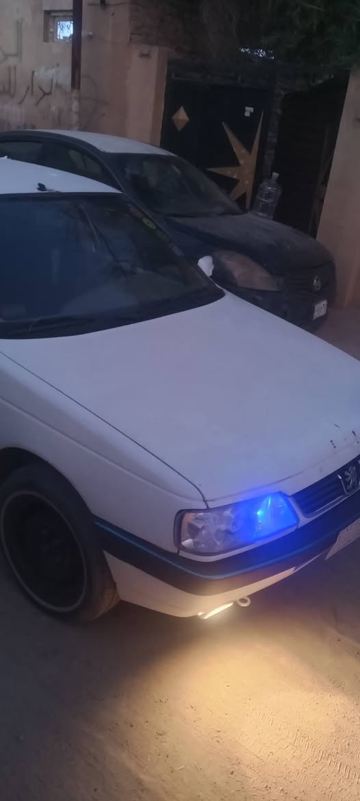 سياره 405مديل 13سياره بيه بس ضربه بلجملغ الخلفي مال السائق تبريد محرك كير كفاله سعر 38وبيه مجال وبيه غرامه ينزل من السعر ***********
