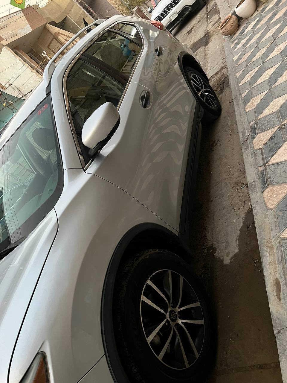 السلام عليكم 
نيسان روج 2018  محرك 2500 وارد امريكي
ضررها خفيف جدا جانبي جاملغ خلفي فقط ومتعدل على البارد بدون صبغ 
وبارد بالجاملغ الامامي 
مواصفات شاشة وكار بلي
رادار امامي وجانبي
حساسات خلفية وكامره
وتحكم ستيرن
الايرباگات كلها سليمة 
وباقي المواصفات المعروفه
ماشية 98 الف
رقم بغداد 
السعر 154$ وقابل للتفاوض
 ***********
مكاني بغداد الدورة
