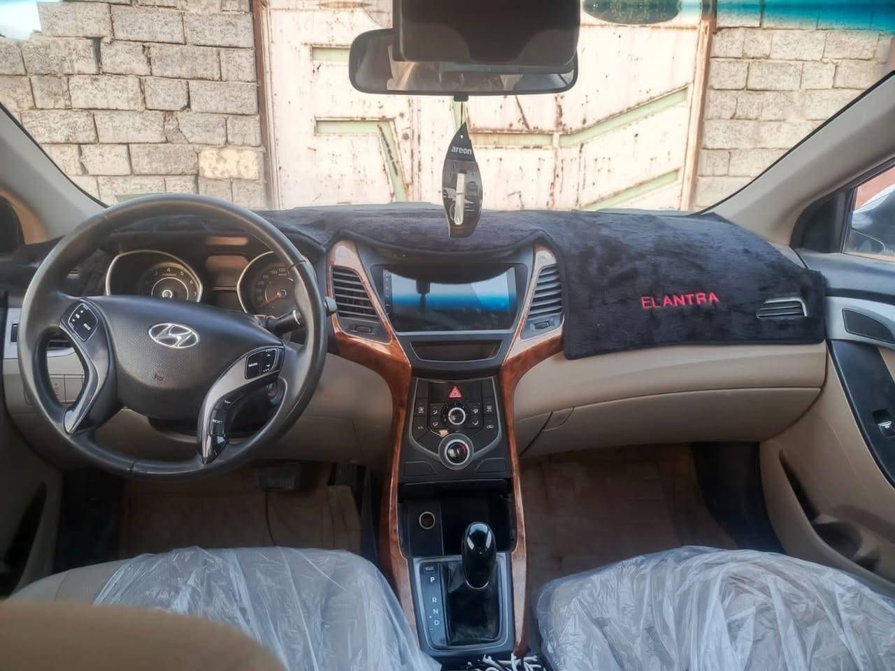 سلام عليكم النتره ٢٠١٤ سياره جاهزه مكفوله بيه سونار بيه بس الدوس صبغ بيه بارد قليل سياره فول حداديه تخم تاير مكينه مجفته علي يدي صارله شهر سياره. بسمي الاستفسار  مكاني نجف مناذره    ***********.
