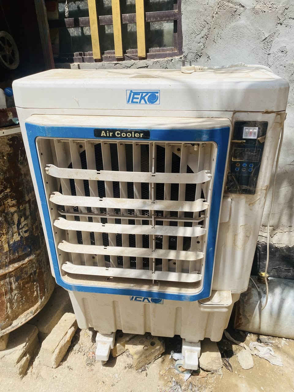 كنفيره للبيع السعر 75الموقع كربلاء حر الصغير متواجد علفيس  رقمي ***********
