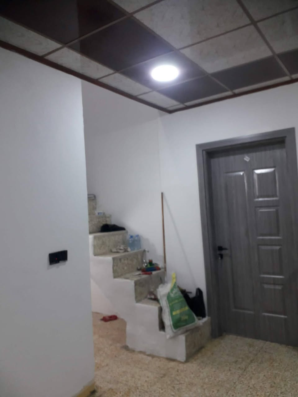 @إشارة بيت للايجار حي صدام قرب مدرسه القعقاع كراج كبير علي عرض البيت ومطبخ واستقبال وهوال وغرفه بالصدر كبيره علي عرض البيت وترك مال حمام ومخزن جوه الدرايج الايجار 350 بيت جديد ويريد ايجار مال شهرين التواصل خاص


**إذا كنت صاحب هذا الإعلان وتريد حذفه لأي سبب، رجاءا أرسل رسالة إلى الدعم الفني**