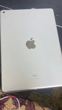 ايباد ٩ ذاكره ٦٤ مكفول من كلشي السعر ٢٥٠ وبي مجال  مكاني بغداد البلديا...