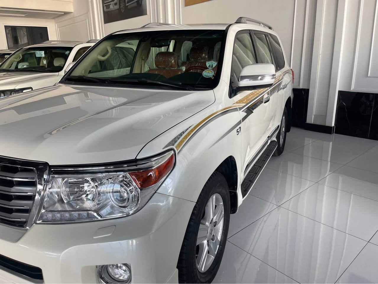 🚘 تۆیۆتا لاندکروزر VXR – مۆدێل 2013

📍 رۆیشتن: 155,000 کم
⚙️ مەکینە: 5.7 (V8)
✅ مەکینە و گێر : لێگزز

🛑 ئۆتۆمبێل بێ ڕووداوە
🎨 تەنها دعامی سبوغە بۆ جوانکاری کراوە

✨ تایبەتمەندیەکان:
 • رادار
 • دیاری‌کەری خێرایی
 • سەلاجە (ثلاجة)
 • کوشنی خەزن
    •       کوشین جلد
 • سندوق شەفت
 • شاشەی تەلەفزیۆن لە سەقف
 • سیستەمی KDSS

💰 نرخ 420$

📞 بۆ پەیوەندی:***********

.-.-.-.-.-.-.-.-.-.-.-.-.-.-.-.-.-.-.-.-.-.-.-.-.-.-.-.-.-.-.

🚘 تويوتا لاندكروزر VXR – موديل 2013

📍 المشي: 155,000 كم
⚙️ المكينه: 5.7 (V8)
🔧 محرك 8 سلندر
✅ المكينه والقير: ليگزز

🛑 السياره بلا حوادث
🎨 بس دعّامي صبغ مسوي لأجل التجميلي

✨ المواصفات:
• رادار
• محدد سرعة
• ثلاجة
• كوشن خزان
• كوشن جلد
• صندوق شفت
• شاشة تلفزيون بالسقف
• نظام KDSS

💰 السعر: 420$

📞 للاتصال: *********** أربيل, العراق
