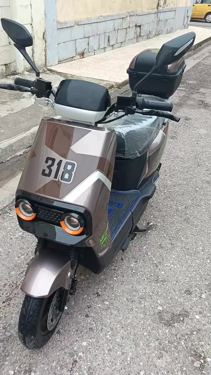 دراجه شحن ٣١٨ معروف مواصفاته كلها شرط دراجه راقم واحد فول موصفات السعر ٥٥٠ وبيها مجال الاتصال ***********   ***********
