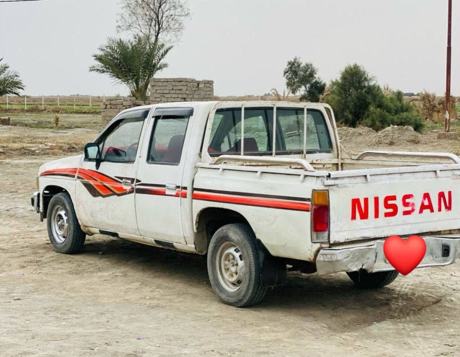 السلام عليكم سياره نيسان البيع مديل 95رقم مثنى انكليزي  مداور ثاني يوم مكينه وكير وشاصي مكفول سعر 28وبيها مجال مكان سياره سماوه قضاء الخضر الاستفسار اتصل على رقم ***********
