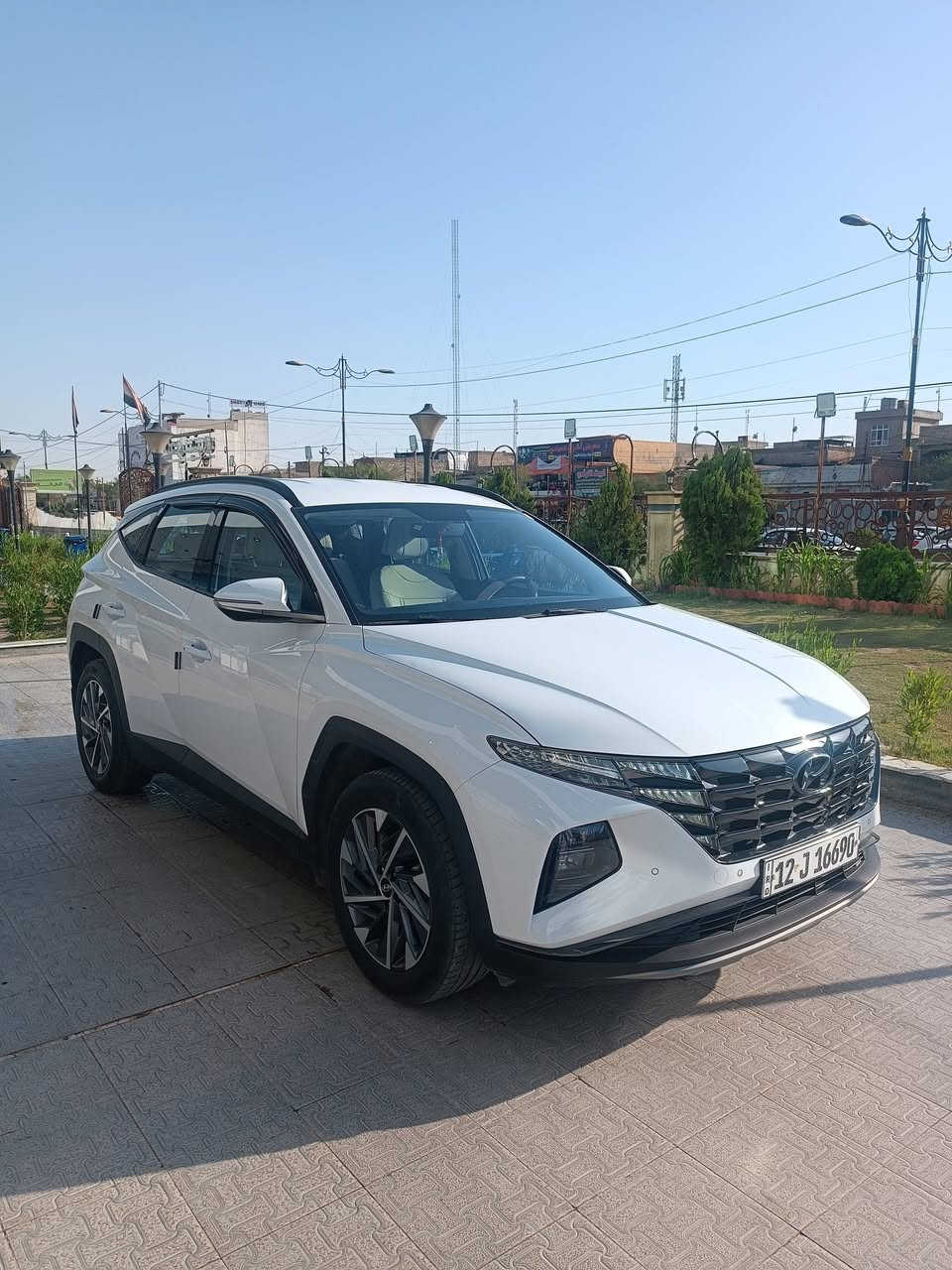 🚗 للبيع – هيونداي توسان 2024 🚗
✅ محرك 2000 سي سي – 4 سلندر
✅ ناقل حركة أوتوماتيك 6 سرعات
✅ نظام دفع أمامي (FWD)
✅ ماشية 41,000 كم فقط
✅ رقم السيارة: نينوى 12 J 16690
🔹 شاشة معلومات كبيرة
🔹 كاميرا خلفية
🔹 حساسات أمامية وخلفية
🔹 بلوتوث
🔹 مثبت سرعة
🔹 تشغيل بصمة للأبواب
🔹 تشغيل عن بُعد
🔹 مرايا كهربائية متحركة مع إشارات جانبية مدمجة
🔹 مكيف أوتوماتيك مزدوج (تبريد وتدفئة)
🔹 نظام مانع الانغلاق ABS
🔹 نظام الثبات الإلكتروني ESP
🚘 السيارة نظيفة جدًا وجاهزة للفحص والمعاينة، استخدام شخصي وبحالة ممتازة.
💰 السعر: 21,000 دولار 📌 السعر قابل للتفاوض للجادين فقط.
📞 للاستفسار والاتصال: ***********--***********
🌹 الرجاء التواصل من الجادين فقط.
