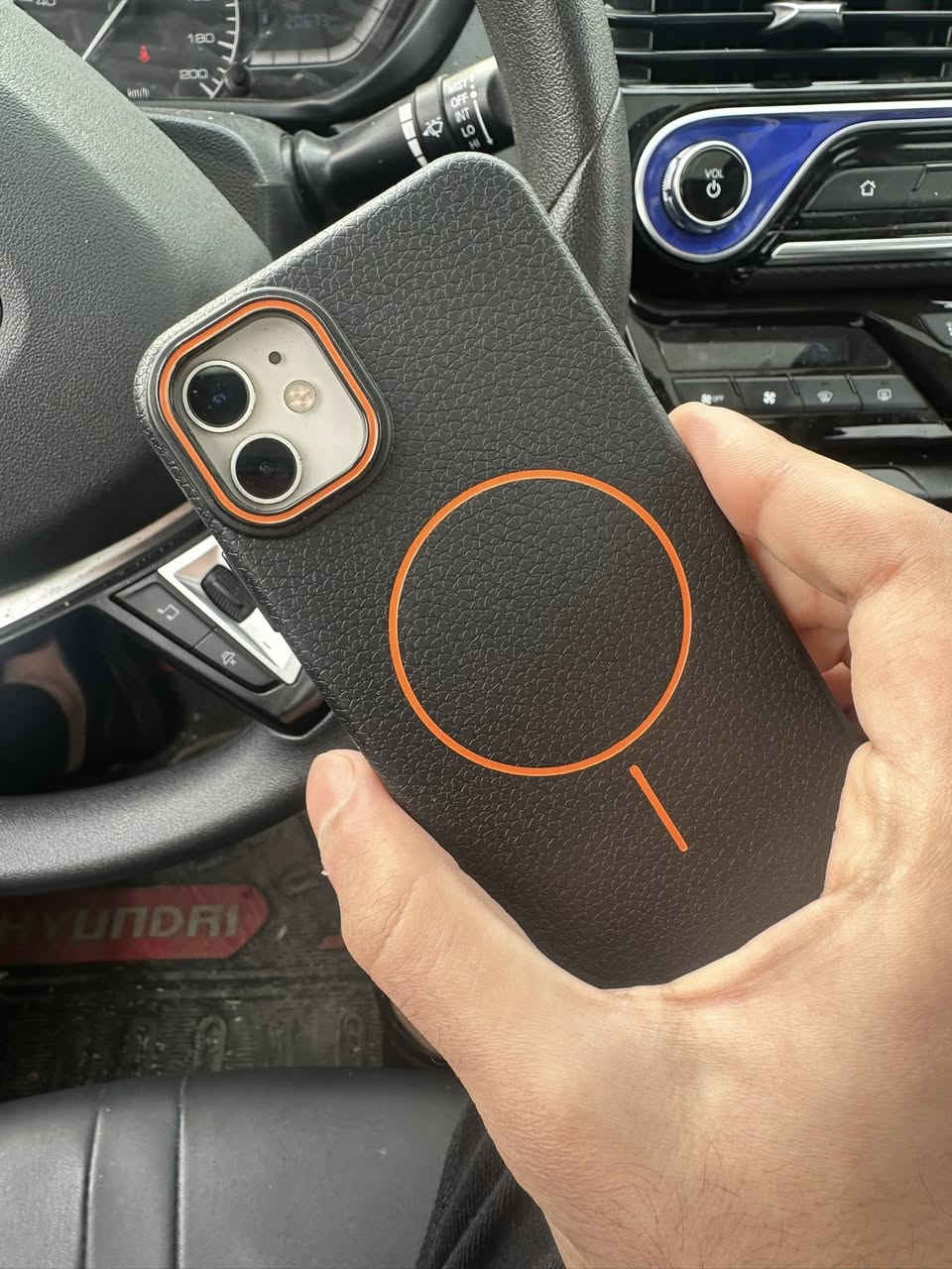 ايفون 11 عادي كلش جديد مبدل فقط شاشه اصليه ذاكره 64 كلش حلو وسريع السعر 200 الف بغداد حي الحسين خدمي المطار
***********
