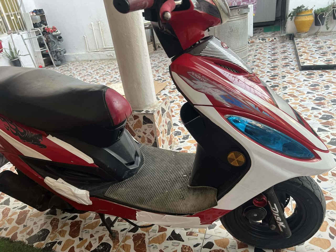 دراجة كايمكو ياباني مسجلة رقم أنكليزي جديد
( سنوية عظم عاج) دراجة نظيفة محركها نظيف وصاحبها موجود 
للبيع 
للاستفسار : ***********
