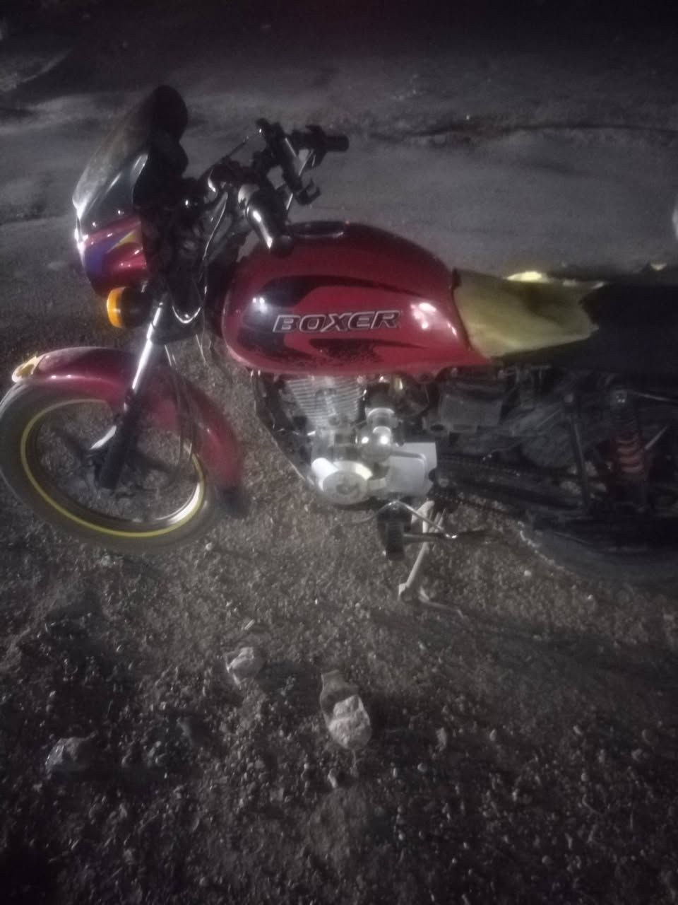 سلام عليكم بوكسر محرك ايراني موديل ٢١ محرك بل جيس برغي ممفتوح دراجه شغاله كل شي اشاير هورن لايت فقط نقص دوشمه سعر ٥٠٠ وبيهى مجال مكان بغداد الشعله ***********
