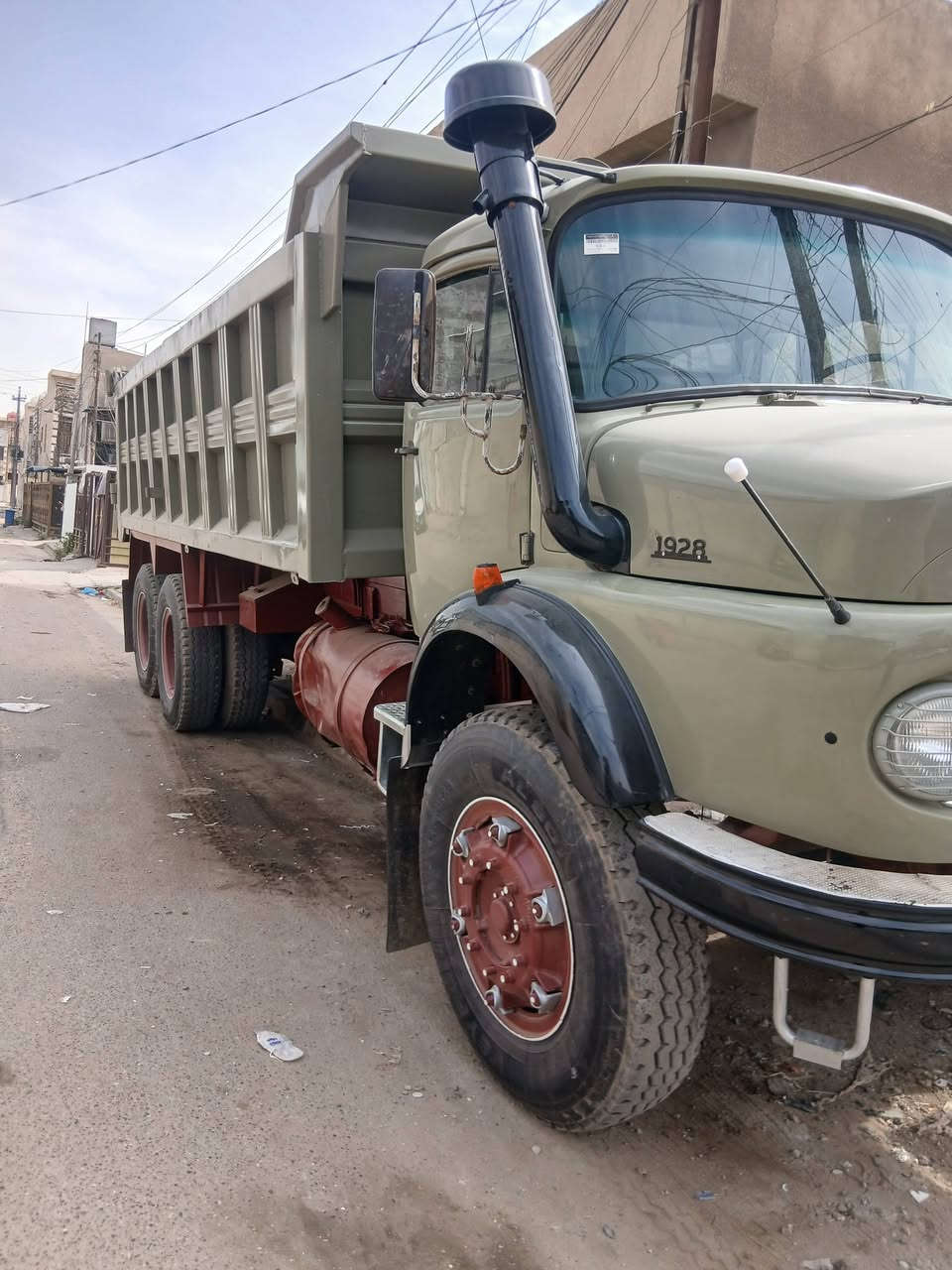 السلام عليكم قجمة للبيع ٨٢ كير تسعين مجوعة جيف تخم تاير سيارة جاهزةللشغل ***********
