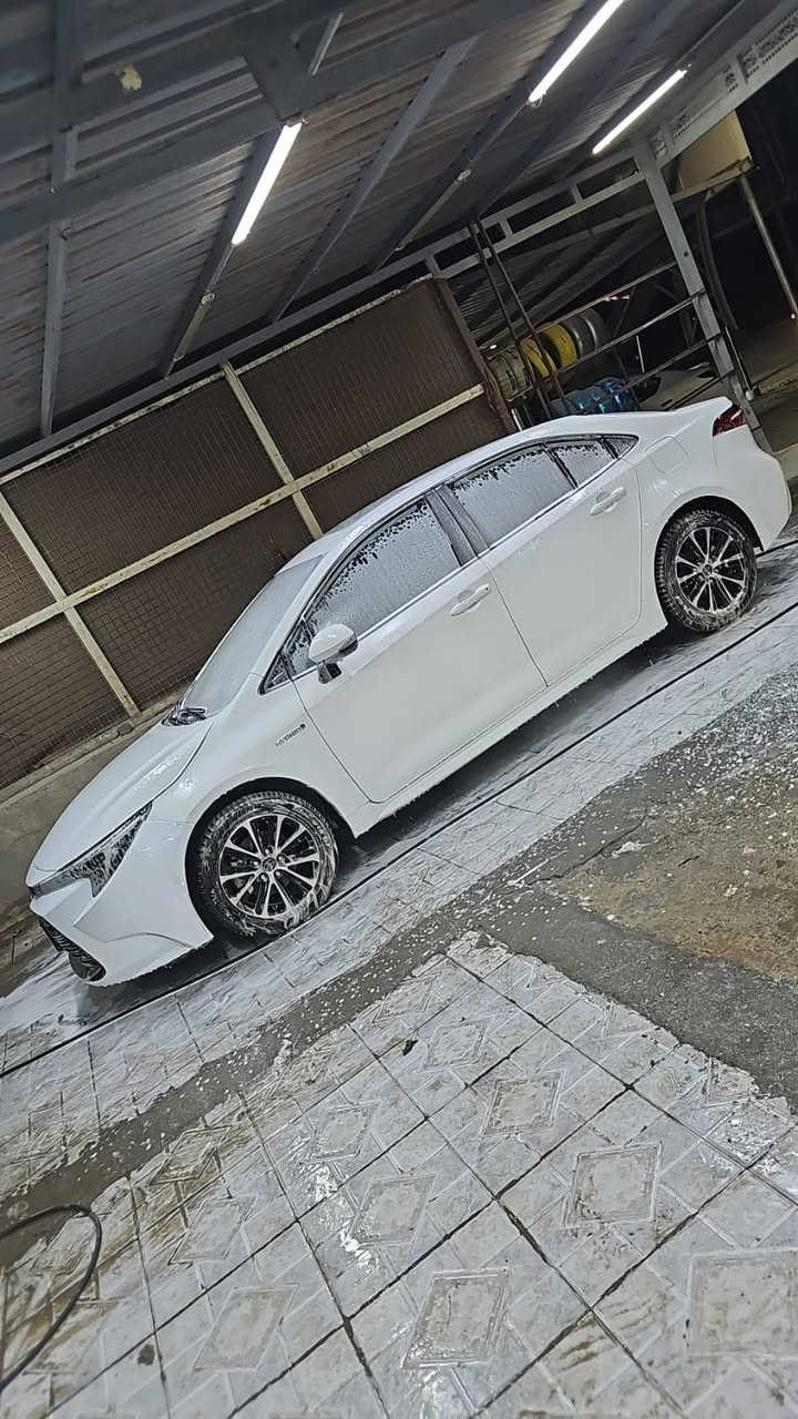 🚗 للبيع: تويوتا كورولا هايبرد 2023 (خليجي شكل الامريكي فول المواصفات)
@@@@@@@@@
🔹 الموديل: 2023  
🔹 النوع: كورولا هايبرد (خليجي) شكل الامريكي  
🔹 المحرك: 1800cc  
🔹 الممشى: 80.000 كم  
🔹 الرقم: بغداد / باسمي (تحويل خلال يوم)  
🔹 الموقع: الرصافة  

📌 الحالة:
- السيارة نظيفة   
- يوجد حادث (حسب مامبين بالسونار)  
- البارد مثل ما مبين بالسونار المرفق

✨ المواصفات:
✔️ جلد احمر واسود بلادي    
✔️ فتحة سقف  
✔️ أضوية LED   
✔️ رادار أمامي + توقف ذاتي + مانع اصطدام  
✔️ بصمة تشغيل + دخول ذكي  
✔️ شاشة + كامرة  
✔️ مثبت سرعة  
✔️ حساسات ضغط الإطارات  
✔️ تبريد قطعتين  
✔️ مانع انزلاق + تحذير مسار  
✔️ إشارات بالمرايا  
✔️ أوتو هولد + هاند بريك بصمة  
✔️ قياس ويل كب 16  

💰 السعر:139 $ (قابل للتفاوض)

📞 للاستفسار : ***********
