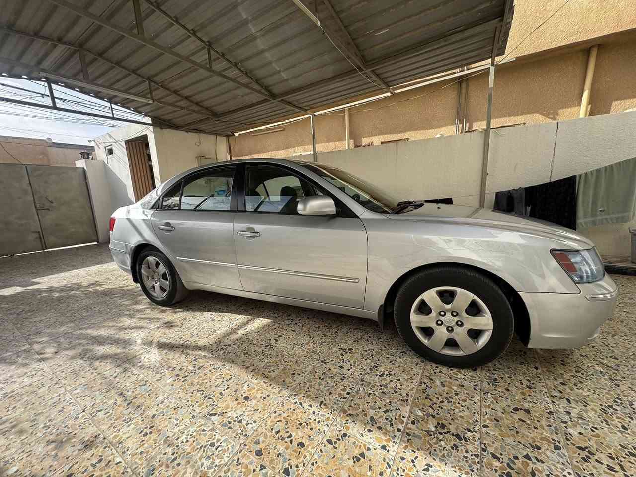 السلام عليكم للبيع سونتا
وارد امريكي موديل 2010 
محرك 2400 المرغوب
رقم انكليزي رقم وسنويه 2030
لون سلفر بدون تقحيل بدون بارد
مكينه شرط التبخير والصرف
كير جديد صدر خلفي امامي جديد السياره بدون اي نقص 
بجم كبس بدون ايرباك
ضرر جاملغ خلفي وقطعتي كلير 
السعر 117 مجال قليل 
العنوان تكريت القادسيه
*********** ‬
***********
