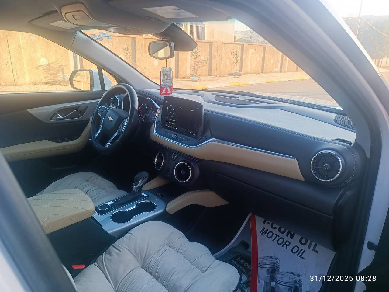 من رخصة الادمن 
بلايزر 2023 فئة Lt
رقم اربيل الدولي 
حجم المحرك: أربعة سلندر2000 تيربو
عداد المسافة: 24 كيلو متر 
الضرر : ربع دعامية فقط  وباقي السيارة مكفولة كفالة عامة بجم كبس والايرباك سليم والسيارة جديده بمعنى الكلمة 
المواصفات:بصمة تشغيل وأبواب 
رادار امامي 
تحديد مسار 
مانع تصادم 
تبريد قطعتين 
تدفئة مقاعد 
لدي نهاري لايت زنون 
كار بلي 
شاشة تحكمات 
وبقية مواصفات ال Lt المعروفة 
السعر (٢٣٥)ورقة 
***********
مكان السيارة كربلاء 

رقم الشاصي 3GNKBCR43PS234024
