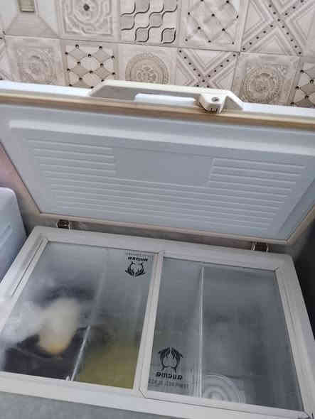 مجمده ام الدولفين حجم الوسط تجميد فول خير من الله 
السعر 125 مابيهه اي تصليح العنوان بغداد الحسينيه شارع ابو سمير سبب البيع اريد اجيب اكبر منهه للاتصال او واتساب ***********
