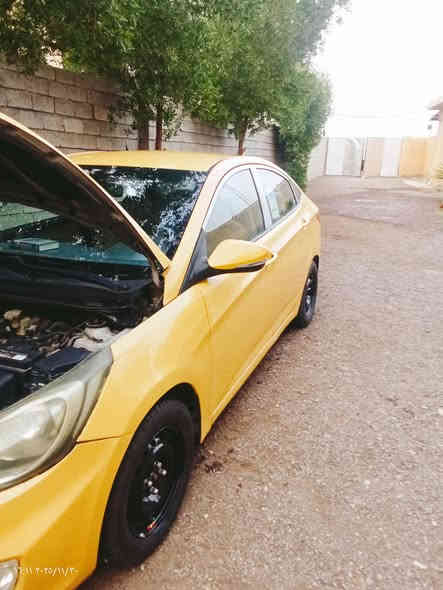 السلام عليكم 
اكسنت خليجي 2013 عنوانها بغداد جسر ديالى القديم 
باسمي مباشرة اخوان المكينة ما أعرف حجمها ناس تكول 1400 وناس تكول 1600 السيارة جاهزة ما بيها نواقص
مكينة كير تبريد تخم تاير جديد 
السعر المطلوب 82
للتواصل ***********
